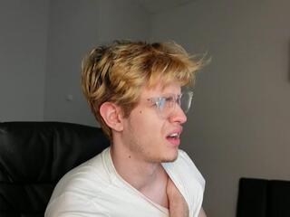 Logan Fraser webcam model stream image