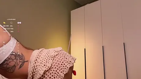 Rinas_secret webcam model stream image