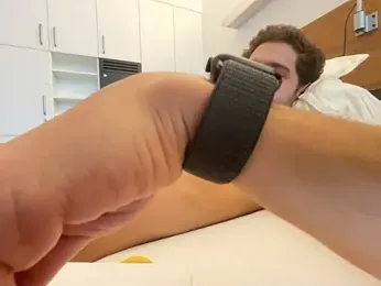 youngboyformommy24 webcam model stream image