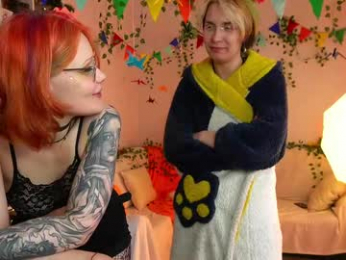 fox_and_dog webcam model stream image