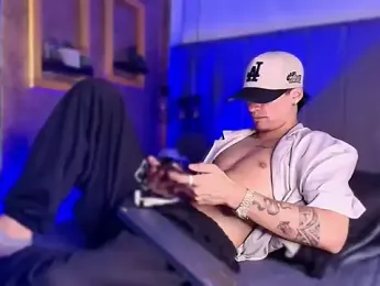 The_BossCrown webcam model stream image