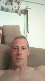Yeaah webcam model stream image