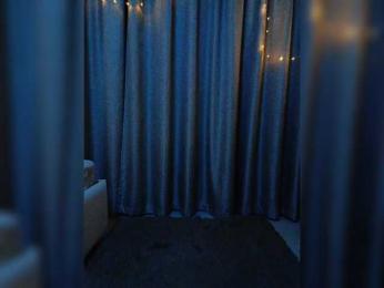 Alfenok webcam model stream image