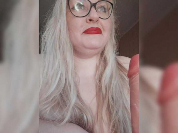 NushaMilf webcam model stream image
