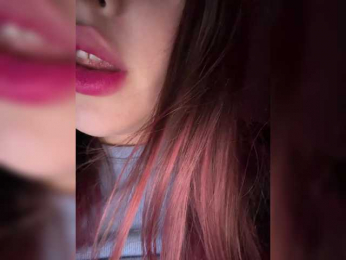 LollaDolly webcam model stream image