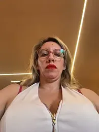 Gatitacarlita webcam model stream image