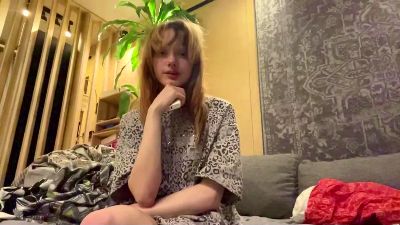 HassieLutsky webcam model stream image