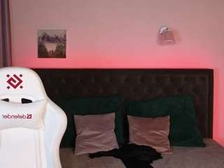 holly-berryy webcam model stream image