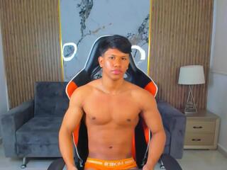Kalvin Walker webcam flirt4free model stream image