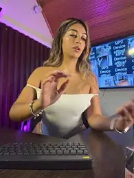 Atenea_cute21 webcam stripchat model stream image