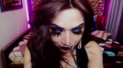 HugeCockDominantXxX webcam model stream image