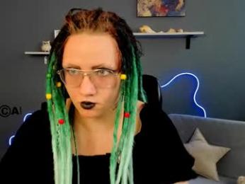 tiara_happy webcam model stream image