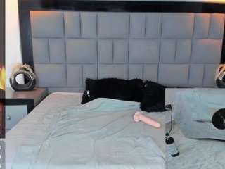 your-lady-milf webcam model stream image