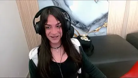 Dollbehavior_ webcam model stream image