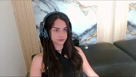 Dollbehavior_ webcam model stream image