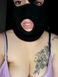 1Malika webcam model stream image