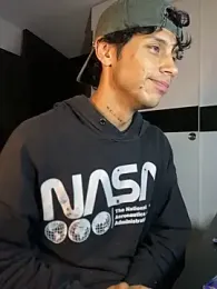 ErosDominant webcam model stream image