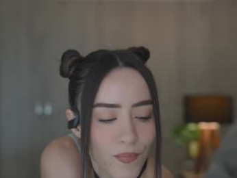 emyii webcam chaturbate model stream image