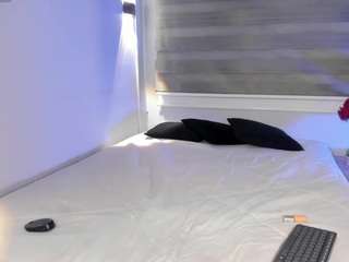 mill-blue webcam camsoda model stream image