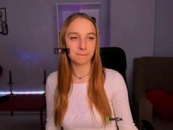 leona_light webcam model stream image