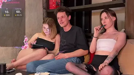 Three_Some_Dream webcam model stream image