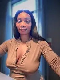 __Nessa__ webcam model stream image
