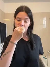 RoxiBlack webcam stripchat model stream image