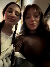 SnappyHappy webcam model stream image