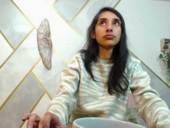 Roxana_ webcam model stream image