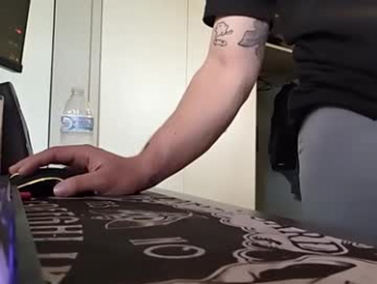 skinnydudehugecock webcam model stream image
