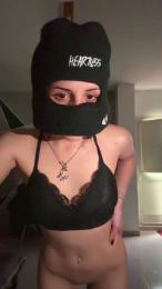 Marynikk_ webcam model stream image