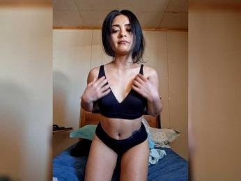 LatinaFit webcam model stream image