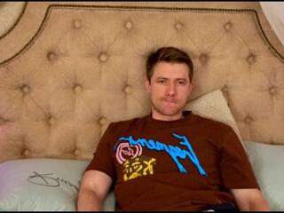 Ethan Pinkman webcam model stream image