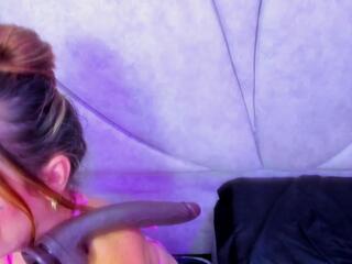 Maddi Roses webcam model stream image