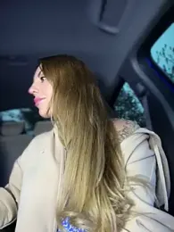 MilfNextDoor20 webcam model stream image