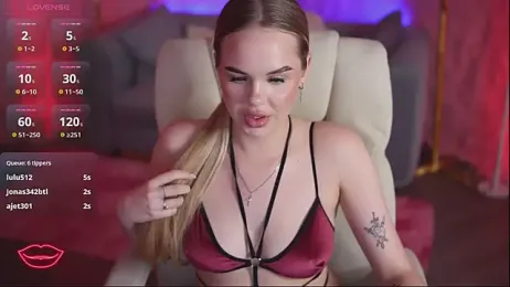 EvaCrush webcam model stream image