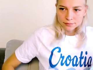 kristihoward webcam model stream image