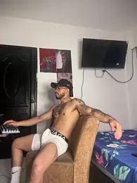 Kenny_romano webcam model stream image