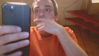 2FrenchsOpen webcam model stream image