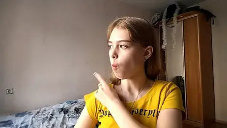 HebrewRiding webcam model stream image
