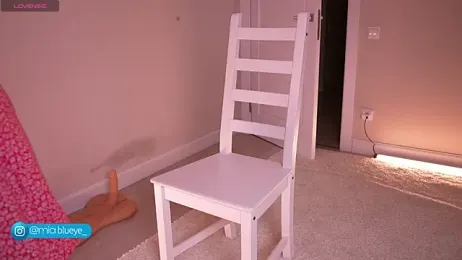 Miablueye webcam model stream image