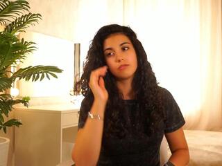 Lynna Gladman webcam model stream image