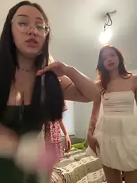 Teya_moon_ webcam model stream image