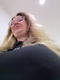 Teya_moon_ webcam model stream image