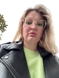 Teya_moon_ webcam model stream image