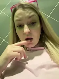 Teya_moon_ webcam model stream image