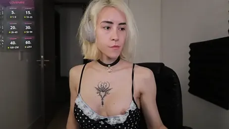 laliwhite webcam stripchat model stream image