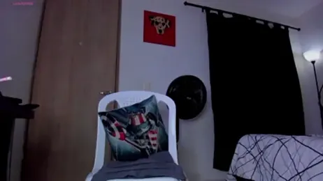 Cloudy_pigDude webcam model stream image