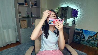 BlossomDelton webcam model stream image