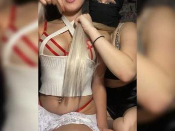 VikaAndMilana webcam bongacams model stream image